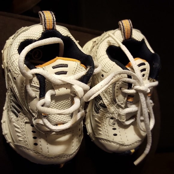 Infant size 2 - Picture 2 of 3